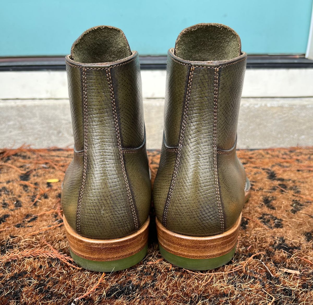 Photo by Repete10.5E on November 5, 2024 of the Iron Boots x Østmo Type 1 in 1786 Russian Reindeer Hide.