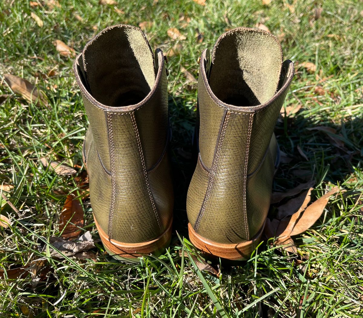 Photo by Repete10.5E on December 4, 2024 of the Iron Boots x Østmo Type 1 in 1786 Russian Reindeer Hide.