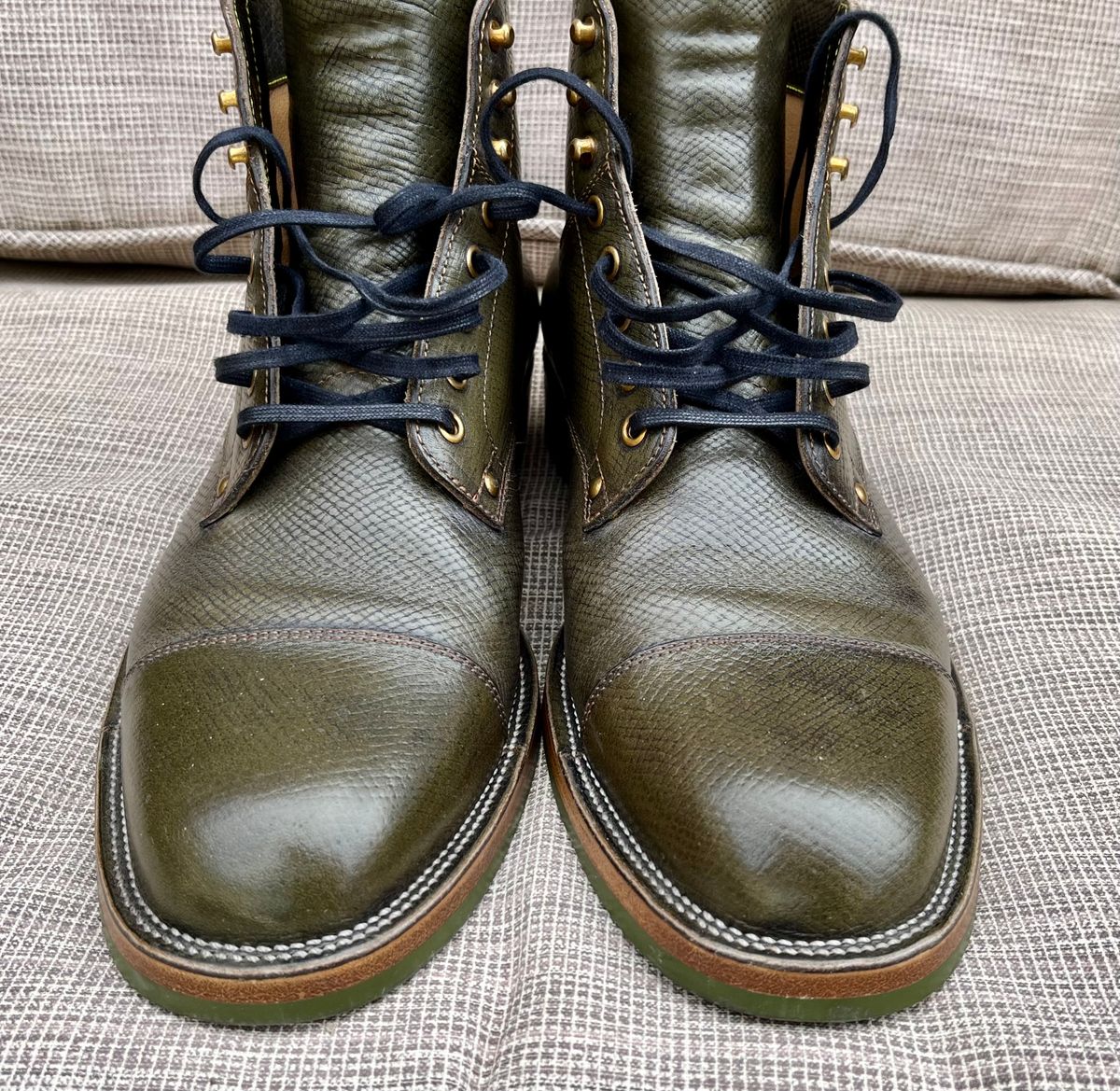 Photo by Repete10.5E on January 4, 2025 of the Iron Boots x Østmo Type 1 in 1786 Russian Reindeer Hide.