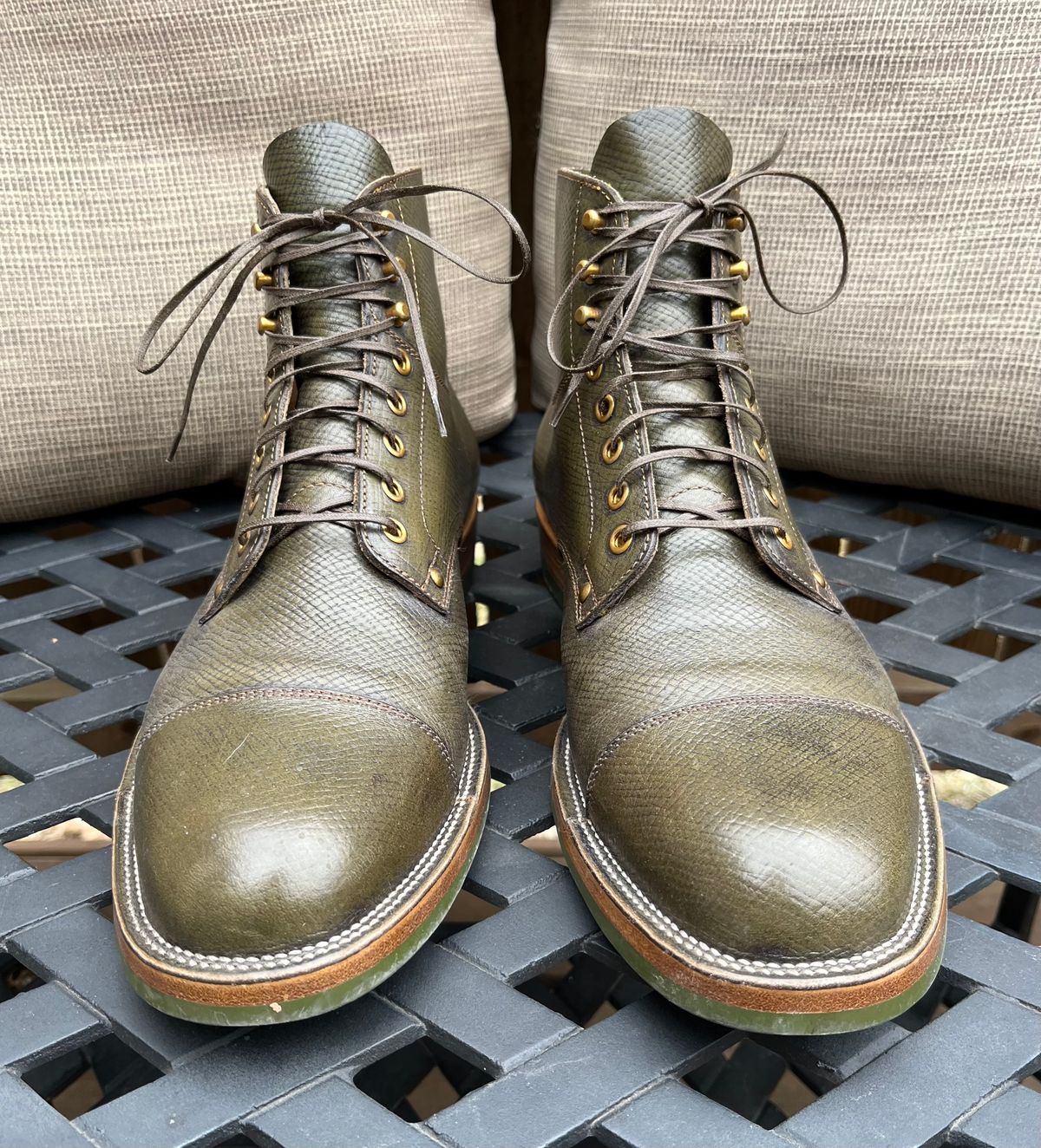 Photo by Repete10.5E on March 3, 2025 of the Iron Boots x Østmo Type 1 in 1786 Russian Reindeer Hide.