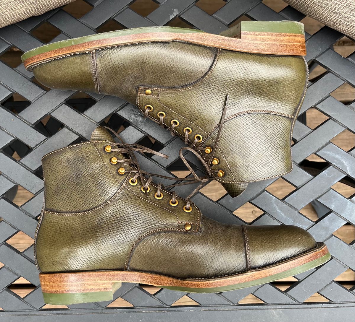 Photo by Repete10.5E on March 3, 2025 of the Iron Boots x Østmo Type 1 in 1786 Russian Reindeer Hide.