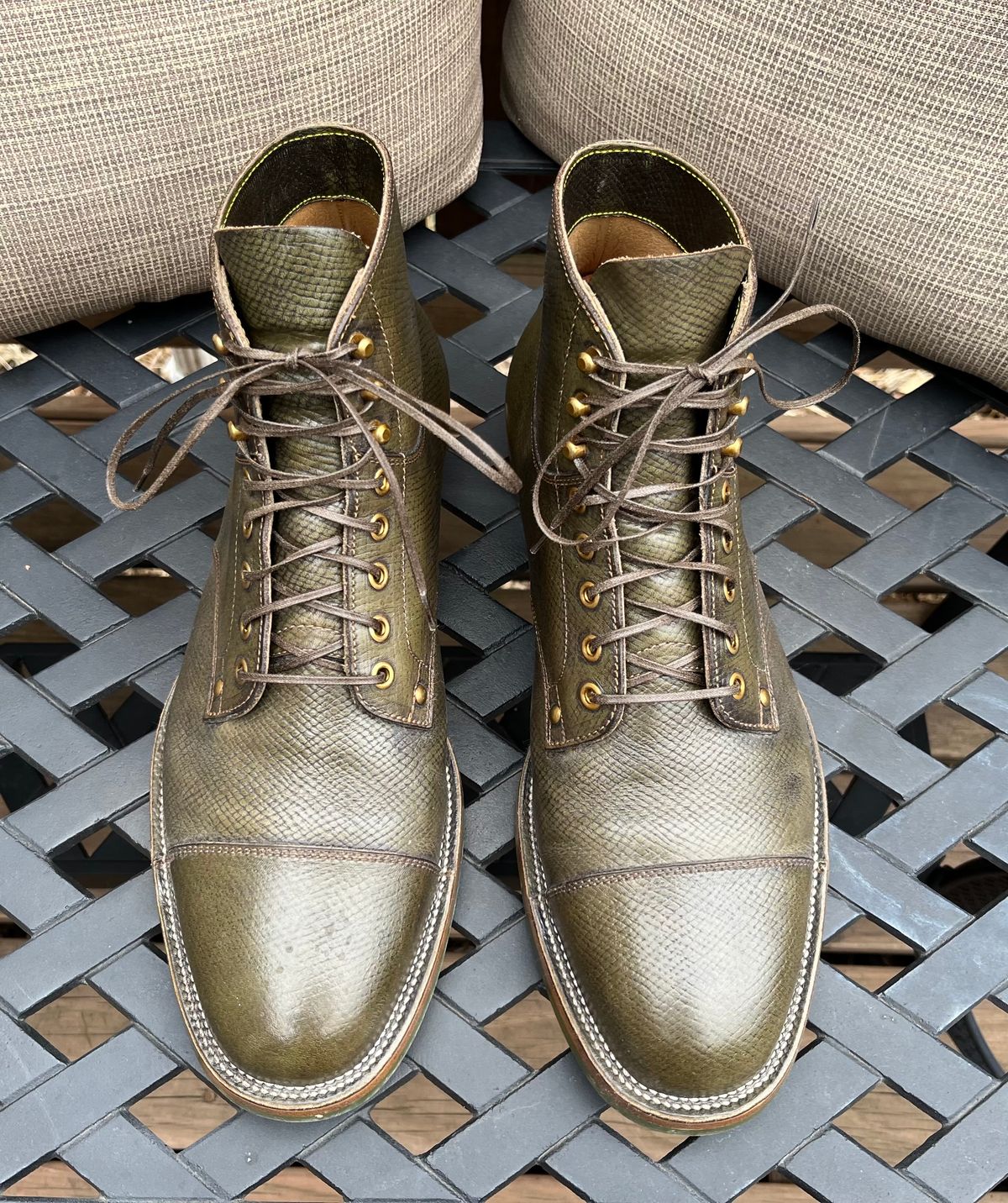 Photo by Repete10.5E on March 3, 2025 of the Iron Boots x Østmo Type 1 in 1786 Russian Reindeer Hide.