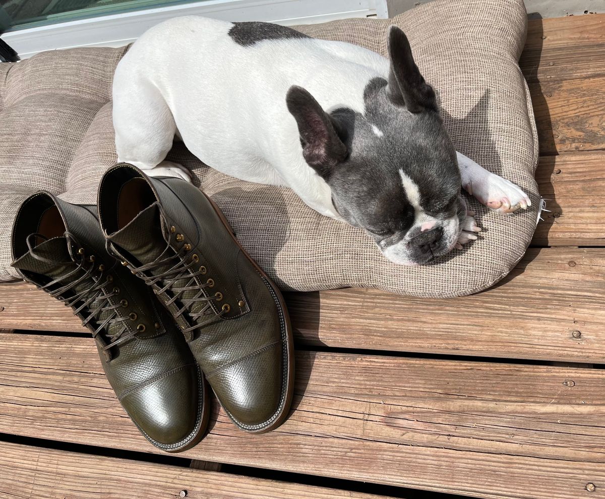 Photo by Repete10.5E on April 2, 2025 of the Iron Boots x Østmo Type 1 in 1786 Russian Reindeer Hide.