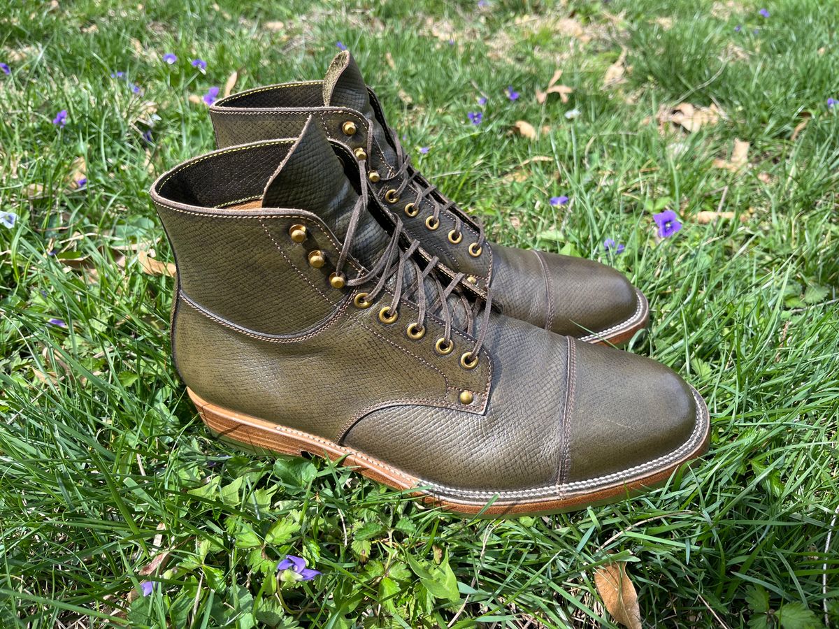 Photo by Repete10.5E on April 2, 2025 of the Iron Boots x Østmo Type 1 in 1786 Russian Reindeer Hide.