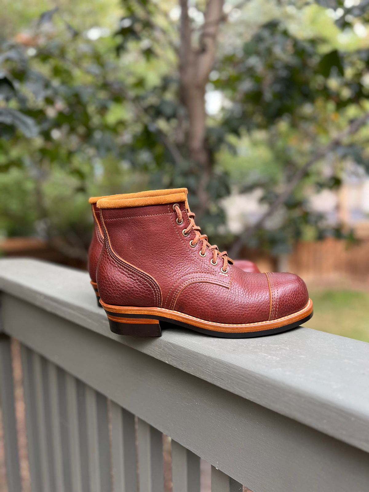 Photo by TelemarkTumalo on October 4, 2025 of the Kustom Kraft Model 1 in Kobel Russet Harness.