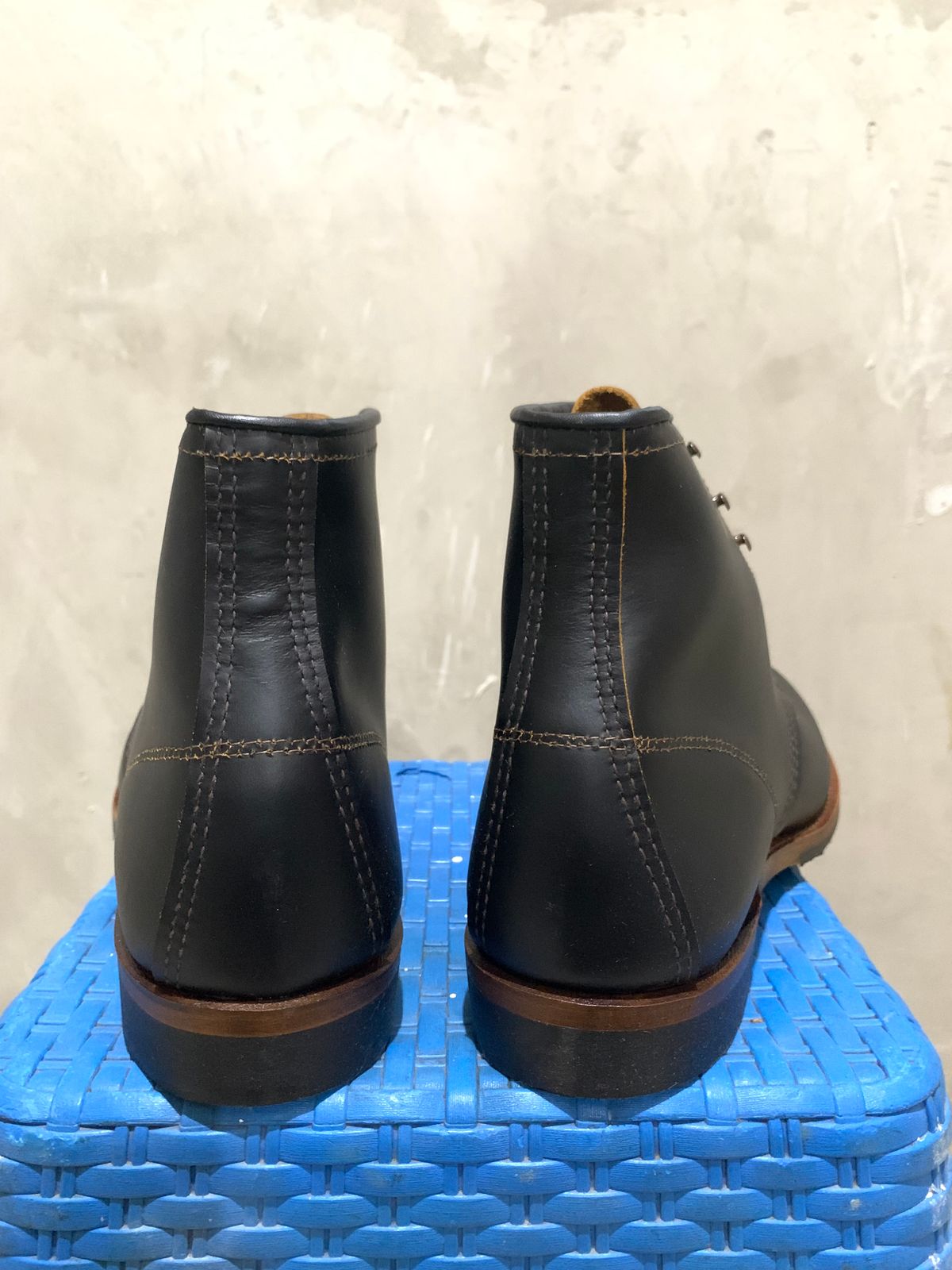 Photo by henrylaurensius33 on October 1, 2025 of the Redwing 9060 Type 1 Service Boot in S.B. Foot Black Klondike.