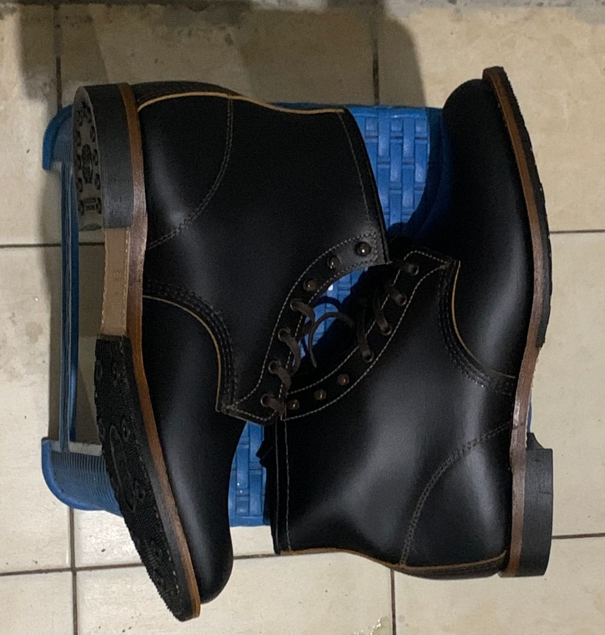 Photo by henrylaurensius33 on October 1, 2025 of the Redwing 9060 Type 1 Service Boot in S.B. Foot Black Klondike.