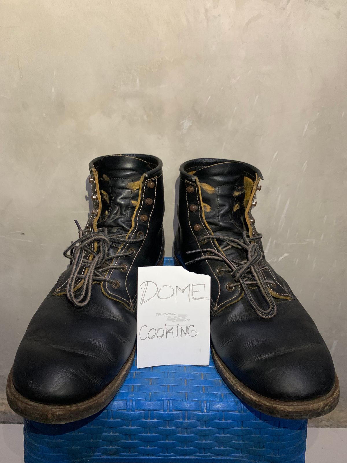 Photo by henrylaurensius33 on November 1, 2025 of the Redwing 9060 Type 1 Service Boot in S.B. Foot Black Klondike.