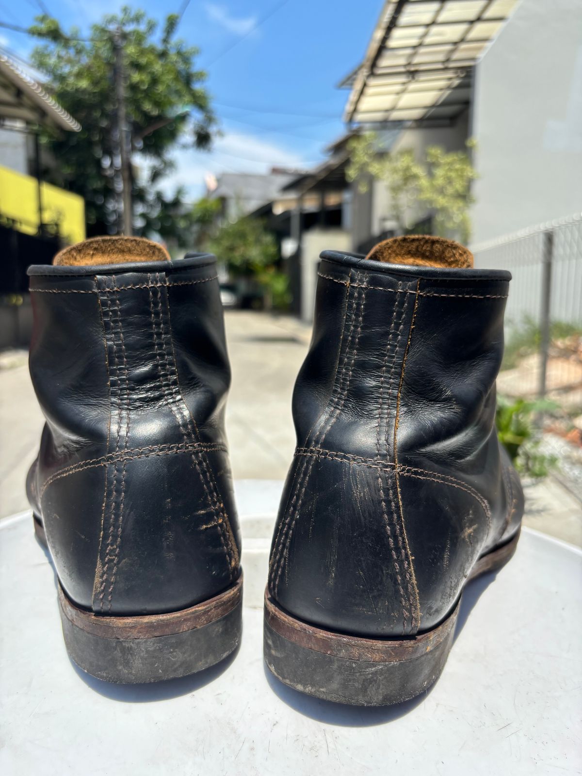 Photo by henrylaurensius33 on December 5, 2025 of the Redwing 9060 Type 1 Service Boot in S.B. Foot Black Klondike.