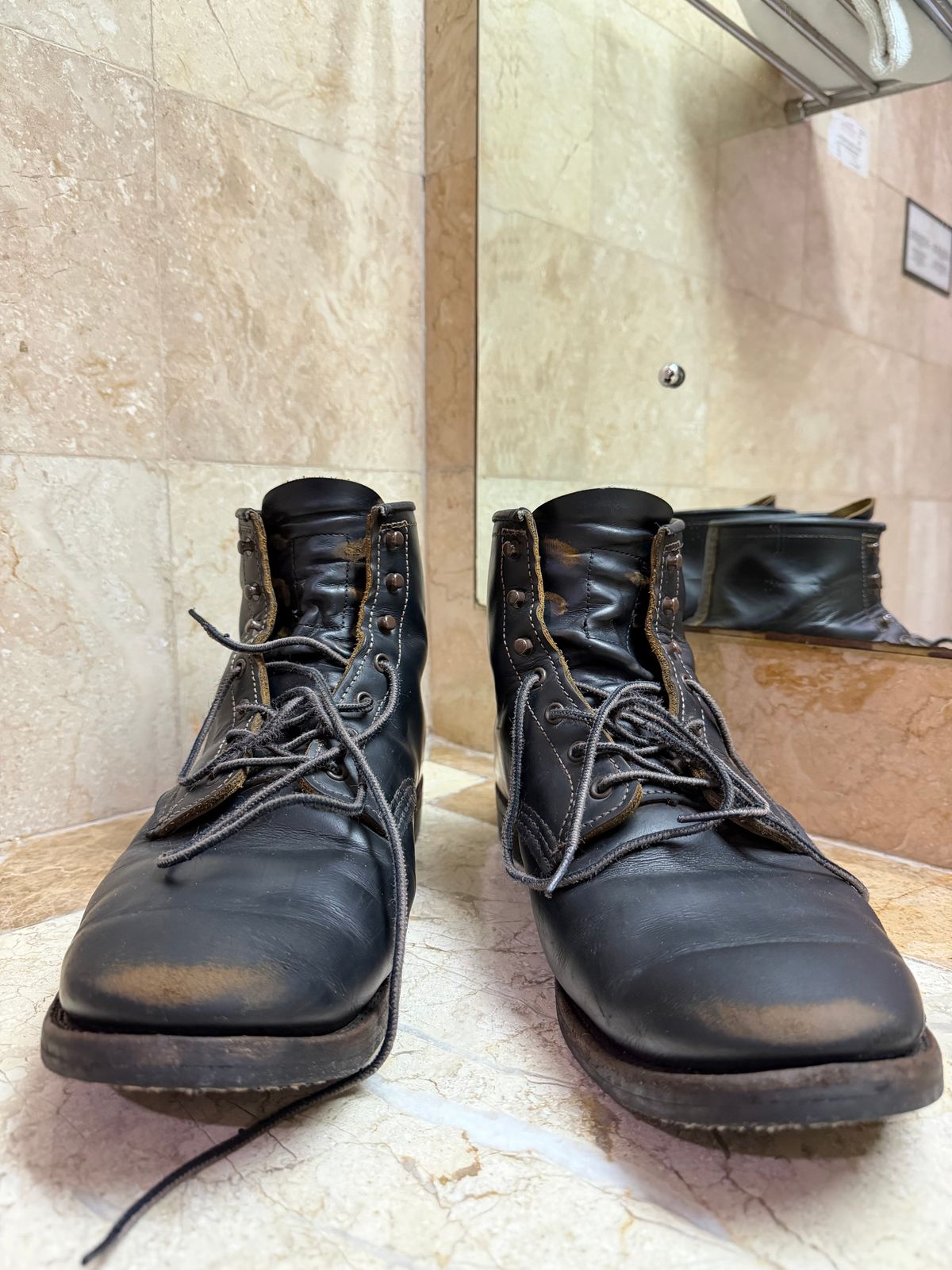 Photo by henrylaurensius33 on January 3, 2026 of the Redwing 9060 Type 1 Service Boot in S.B. Foot Black Klondike.