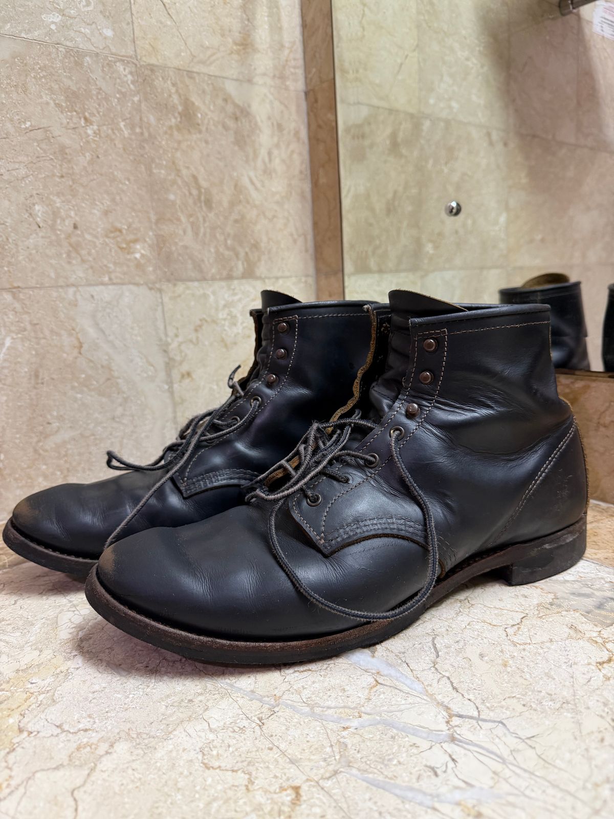 Photo by henrylaurensius33 on January 3, 2026 of the Redwing 9060 Type 1 Service Boot in S.B. Foot Black Klondike.