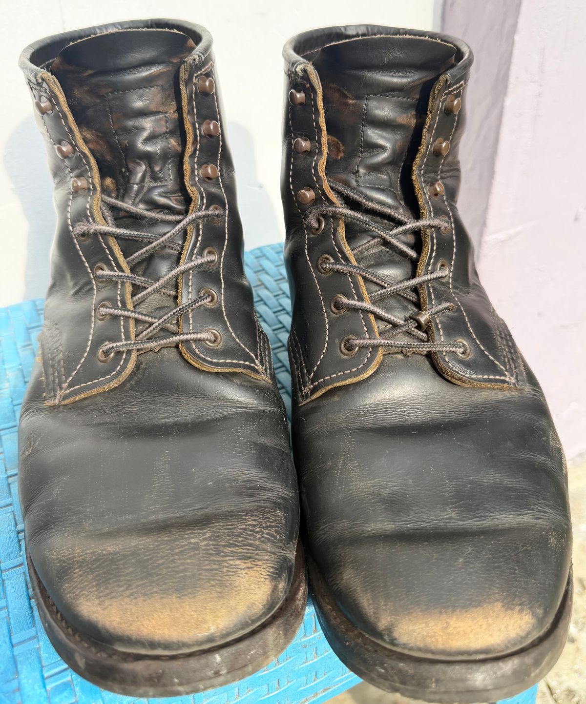 Photo by henrylaurensius33 on March 3, 2026 of the Redwing 9060 Type 1 Service Boot in S.B. Foot Black Klondike.