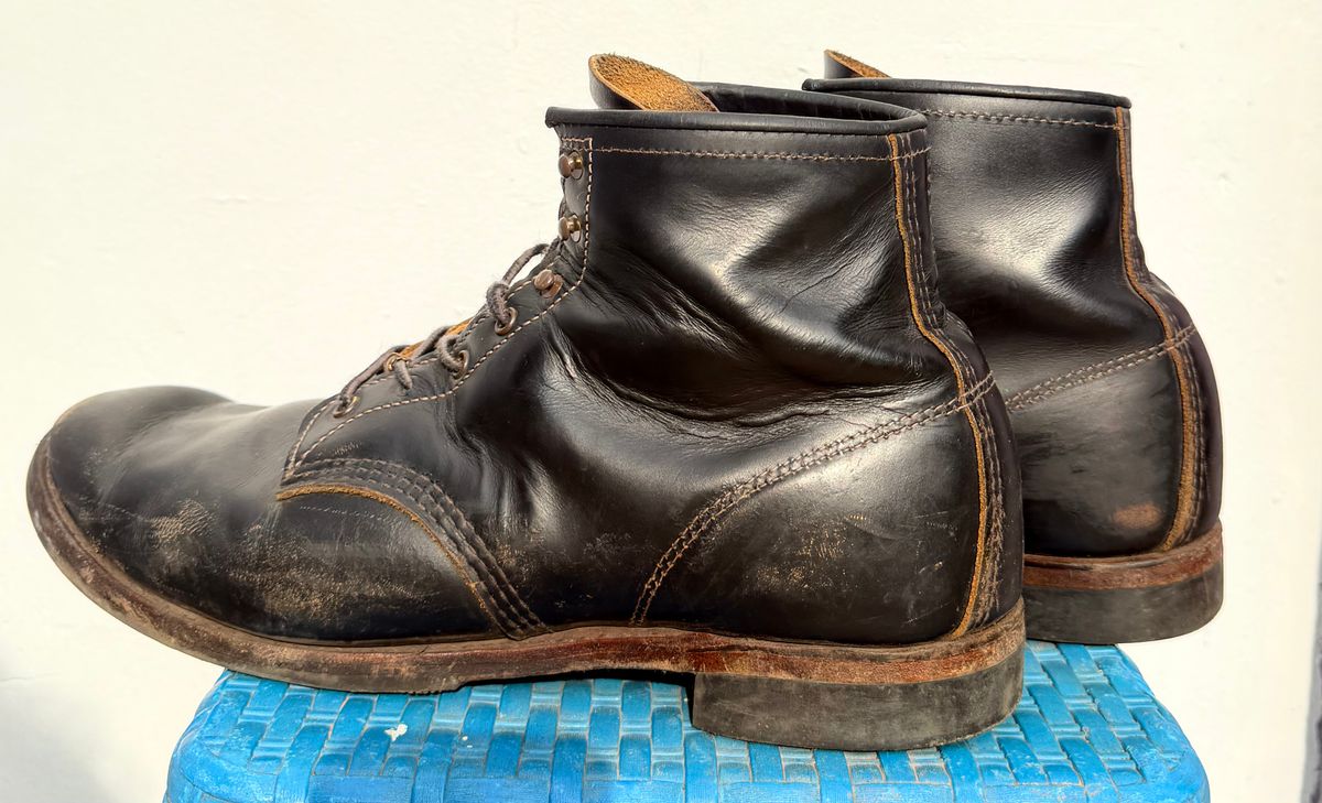 Photo by henrylaurensius33 on March 3, 2026 of the Redwing 9060 Type 1 Service Boot in S.B. Foot Black Klondike.