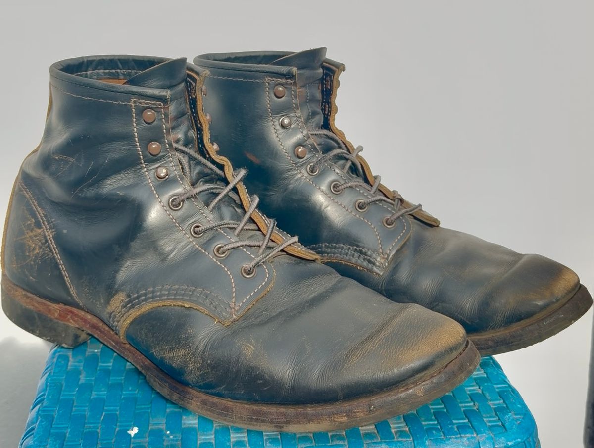 Photo by henrylaurensius33 on March 3, 2026 of the Redwing 9060 Type 1 Service Boot in S.B. Foot Black Klondike.