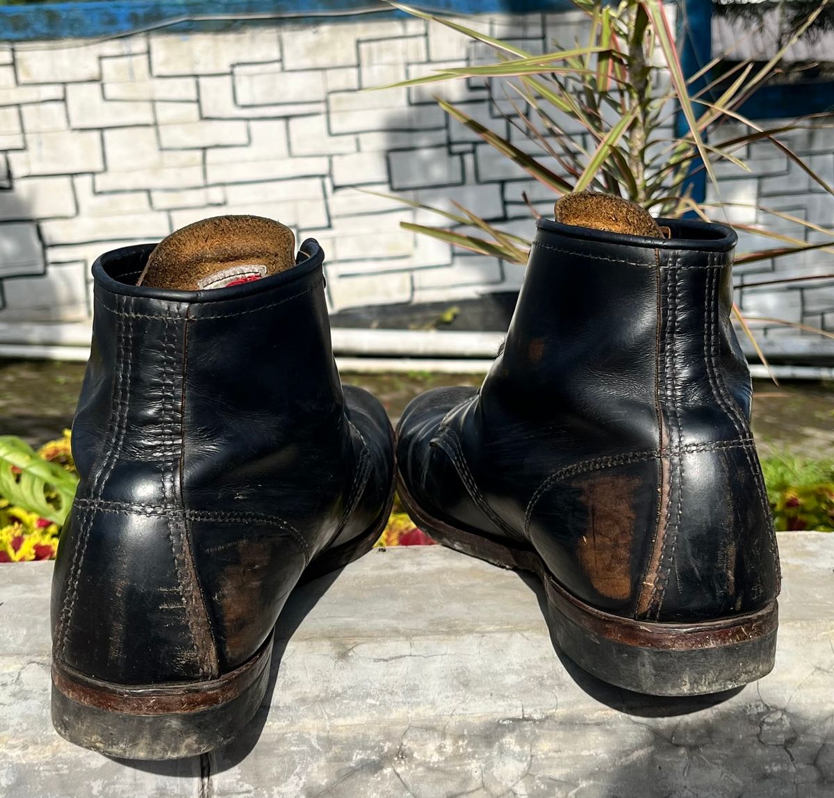 Photo by henrylaurensius33 on April 5, 2026 of the Redwing 9060 Type 1 Service Boot in S.B. Foot Black Klondike.