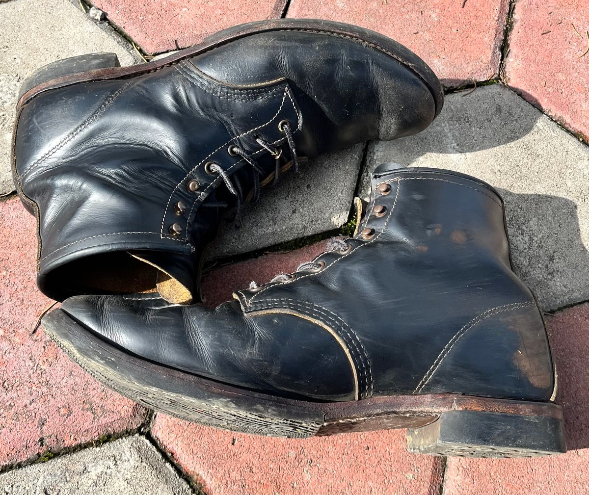 Photo by henrylaurensius33 on April 5, 2026 of the Redwing 9060 Type 1 Service Boot in S.B. Foot Black Klondike.