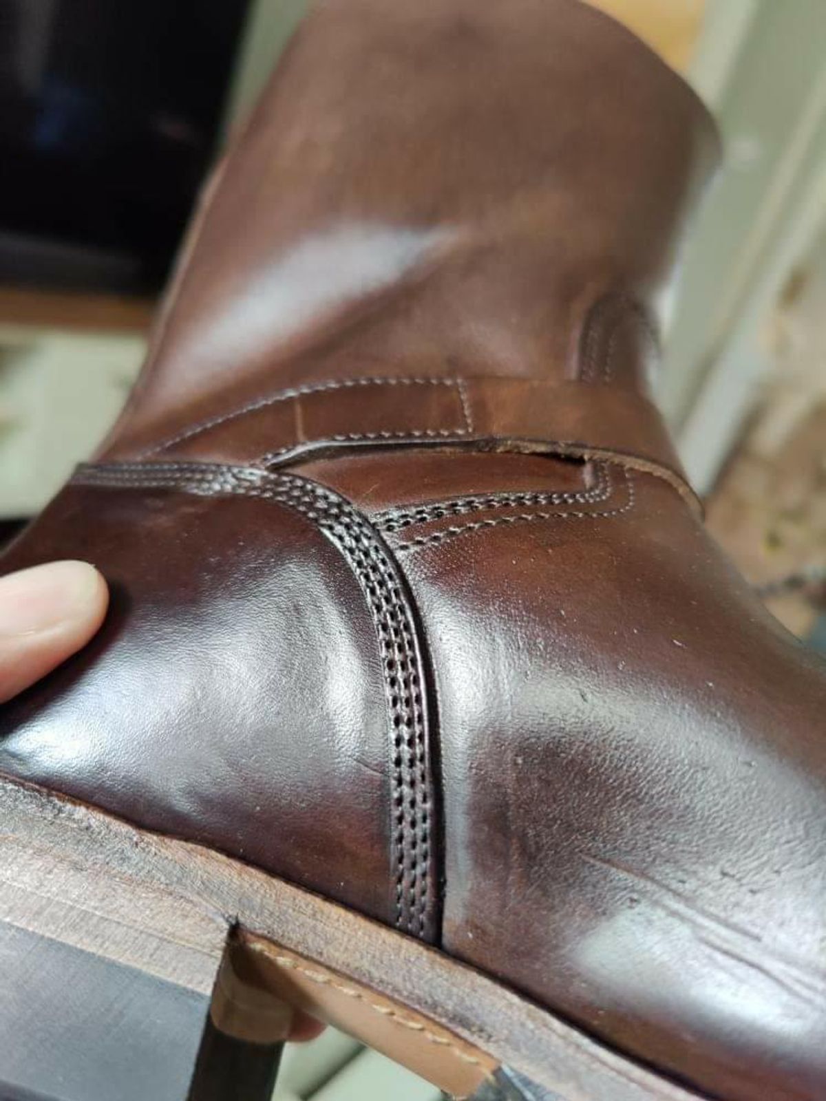 Photo by gilad on June 29, 2025 of the Motor Dress Engineer in Antique Brown Italian Horsebutt.