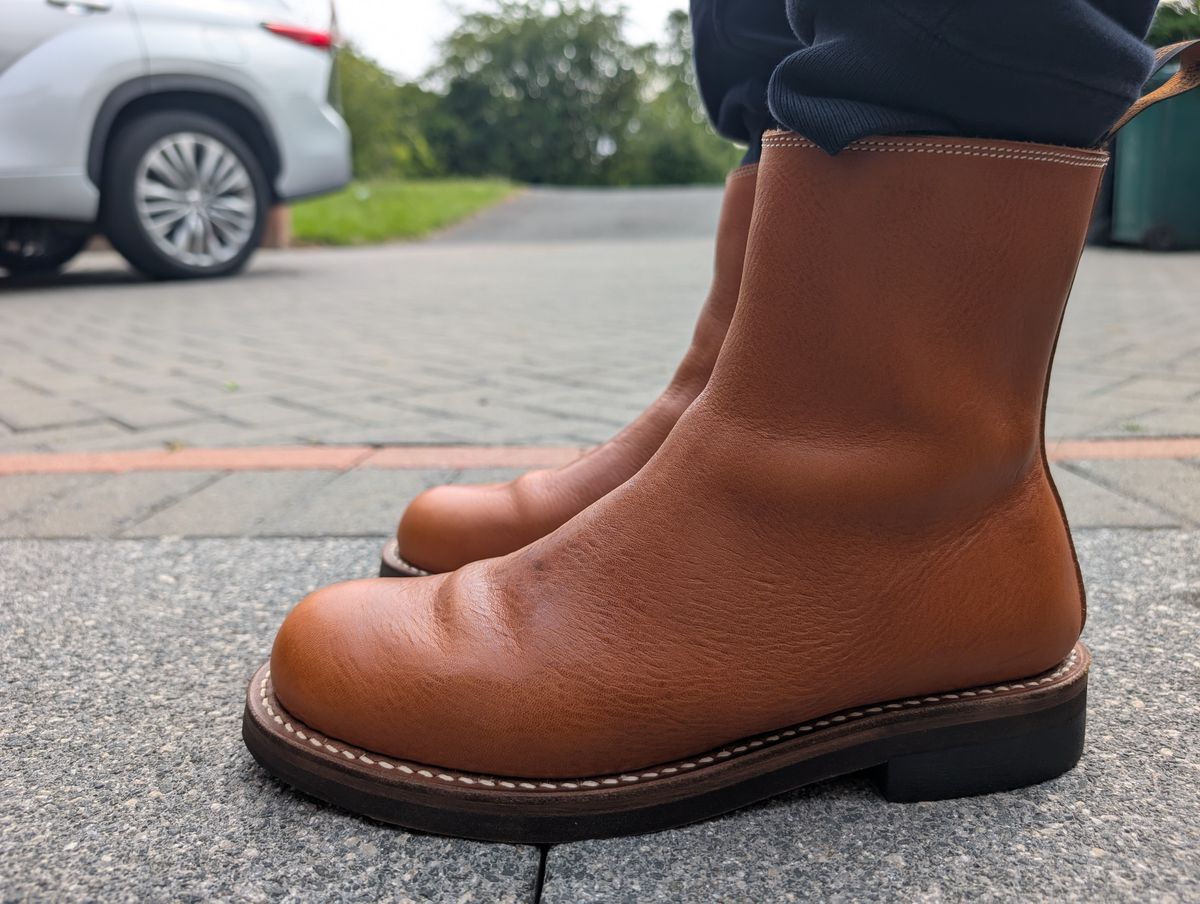 Photo by gilad on May 31, 2025 of the Rolling Dub Trio Casper Boot in Brown Vaccetta.