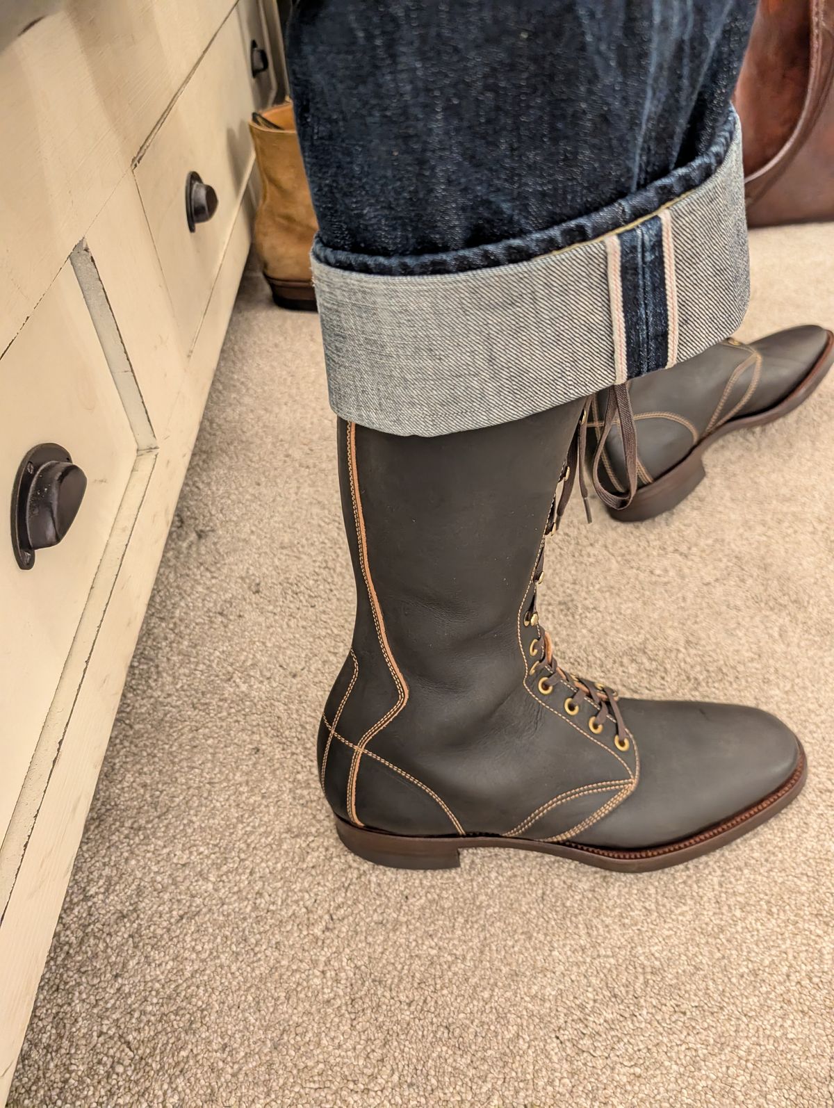 Photo by gilad on June 1, 2026 of the Clinch Hi-Liner in Wickett & Craig Black-Overdyed Latigo.