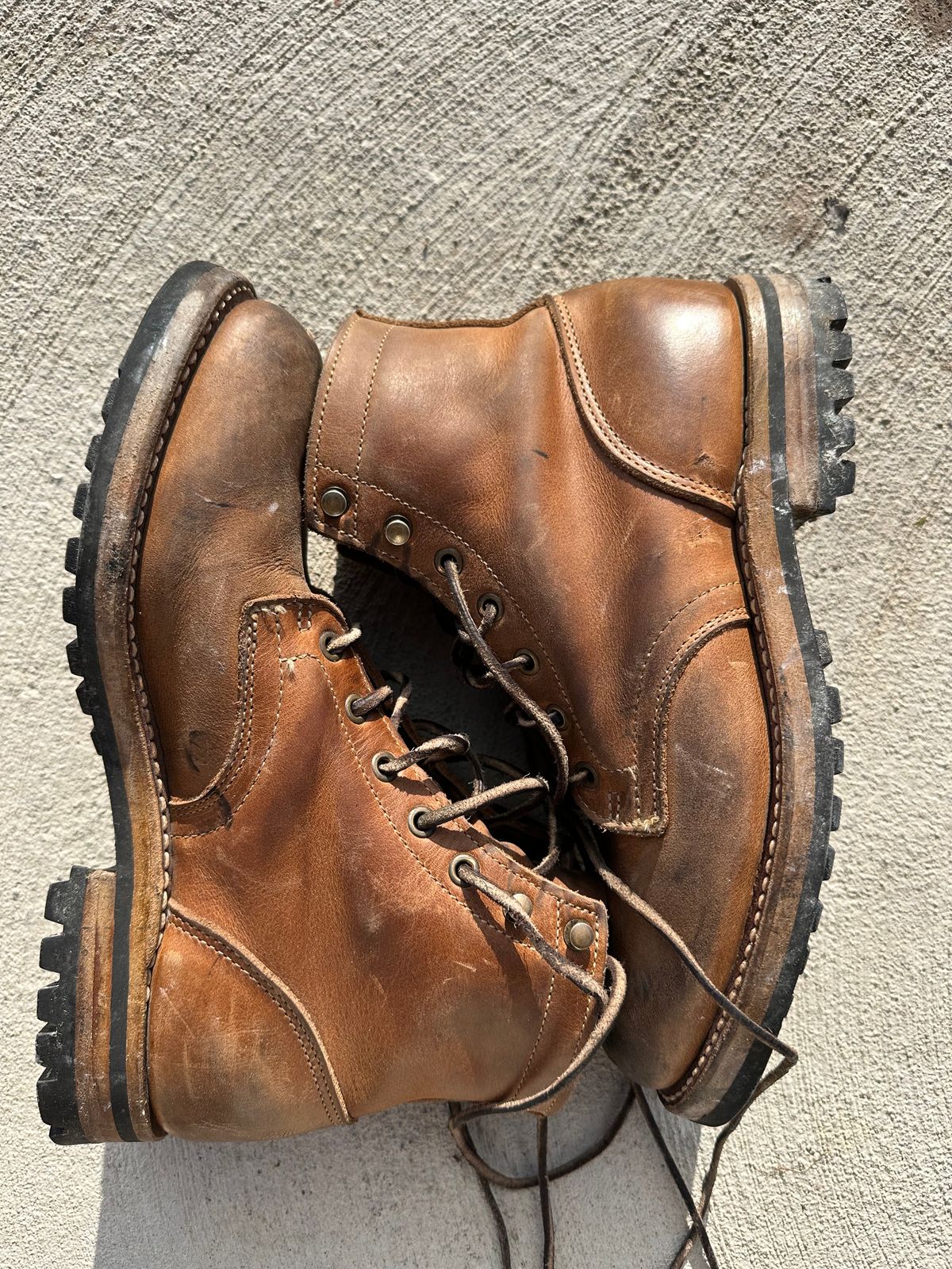 Photo by patrick_teana on January 19, 2025 of the Truman Plain Toe Boot in Sesame Double Shot.