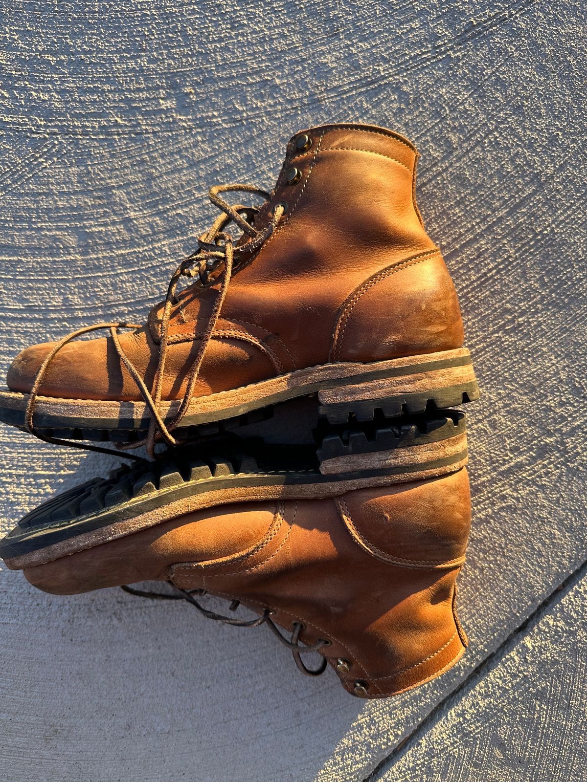 Photo by patrick_teana on March 14, 2025 of the Truman Plain Toe Boot in Sesame Double Shot.