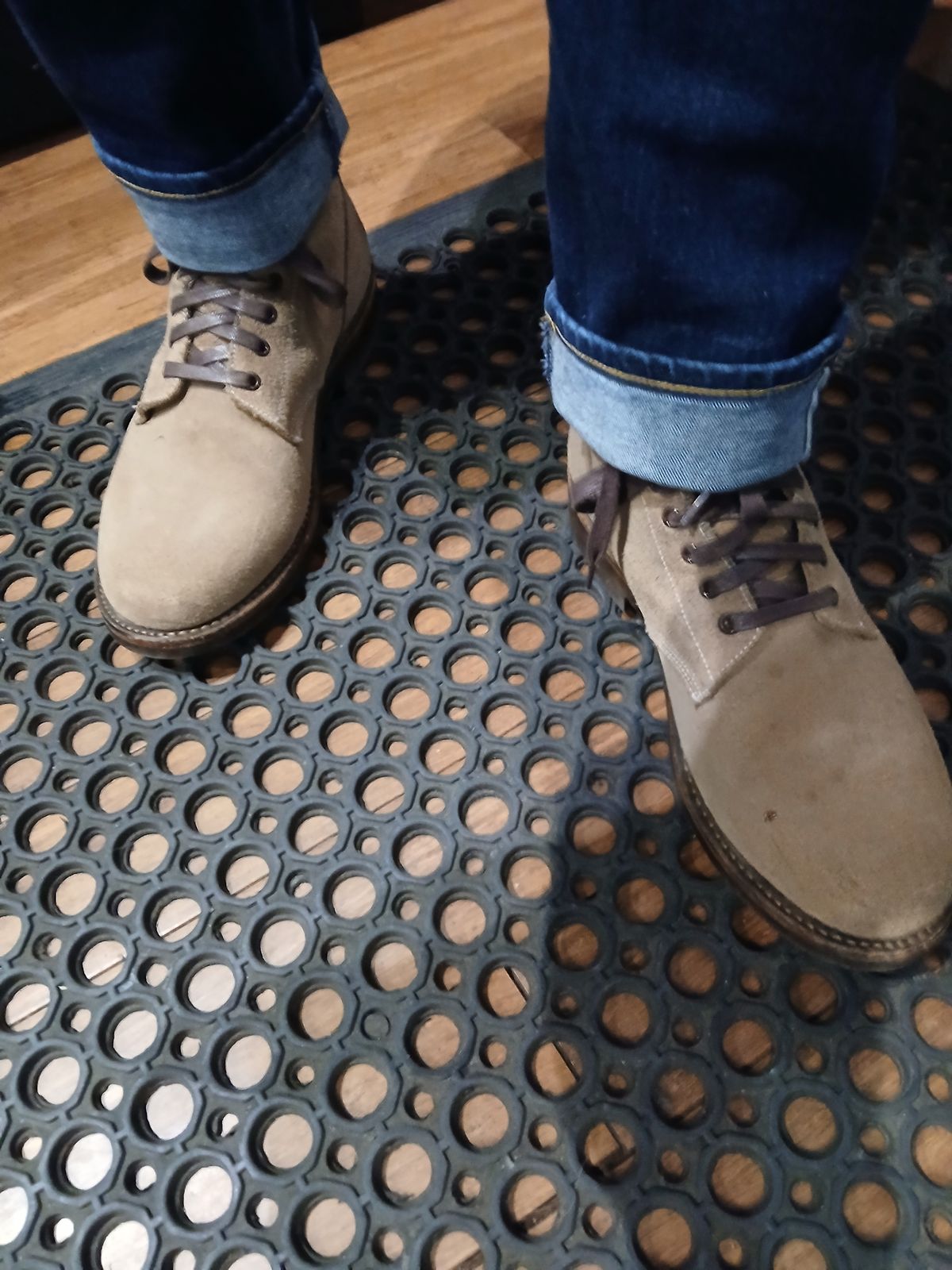 Photo by Natural1 on February 1, 2025 of the Oak Street Bootmakers Field Boot in Horween Natural Chromexcel Roughout.