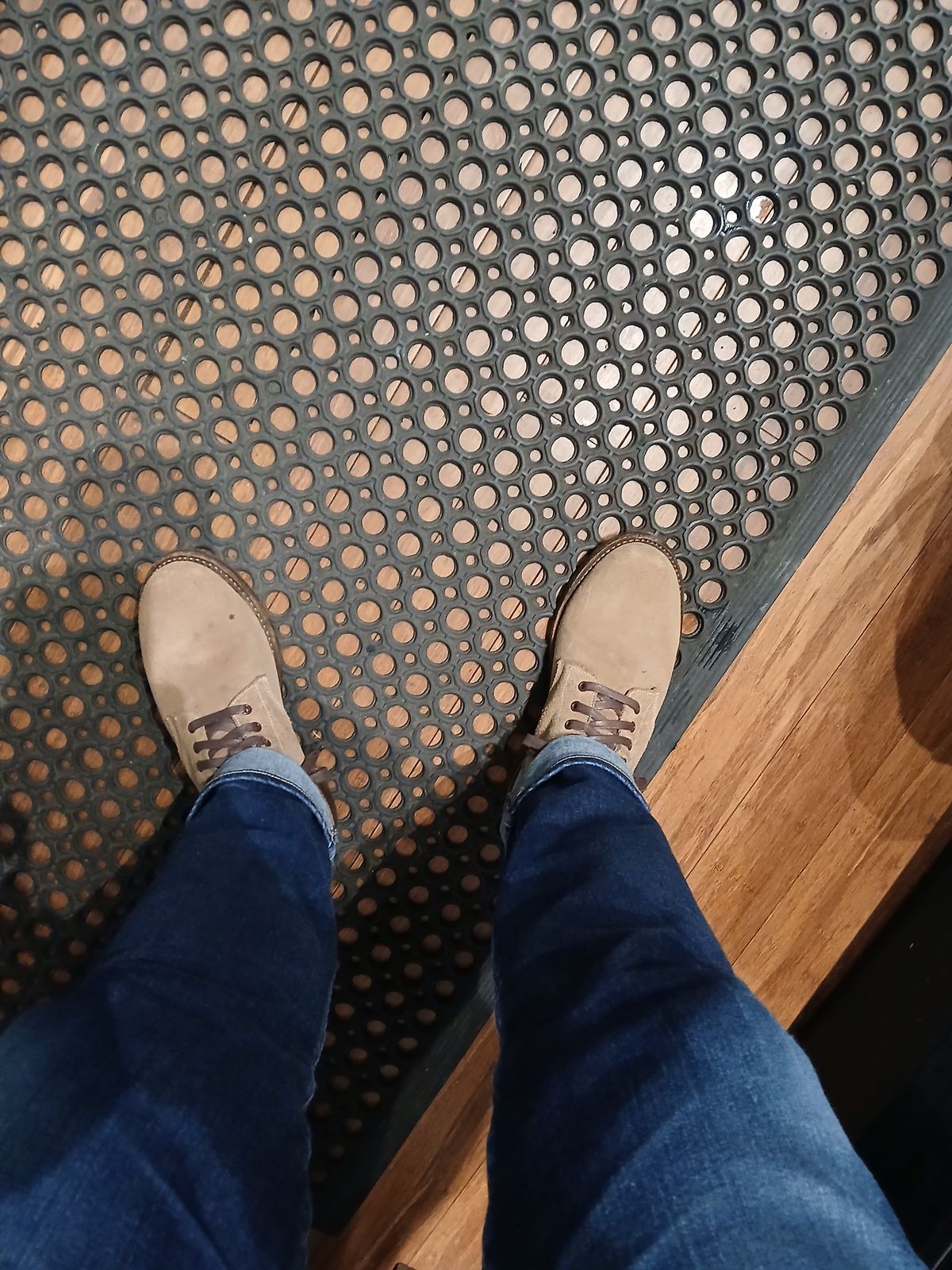 Photo by Natural1 on February 1, 2025 of the Oak Street Bootmakers Field Boot in Horween Natural Chromexcel Roughout.