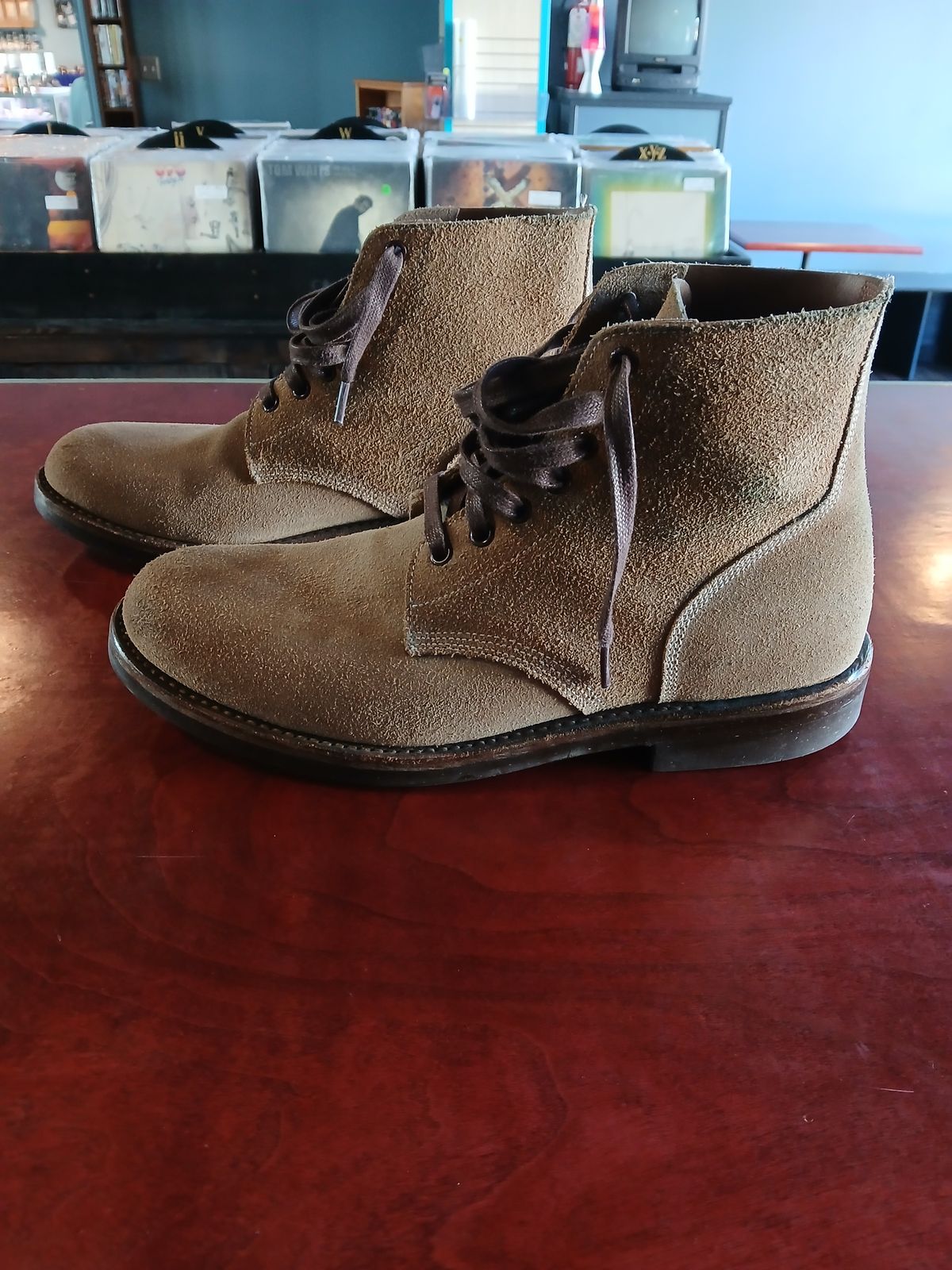 Photo by Natural1 on February 9, 2025 of the Oak Street Bootmakers Field Boot in Horween Natural Chromexcel Roughout.