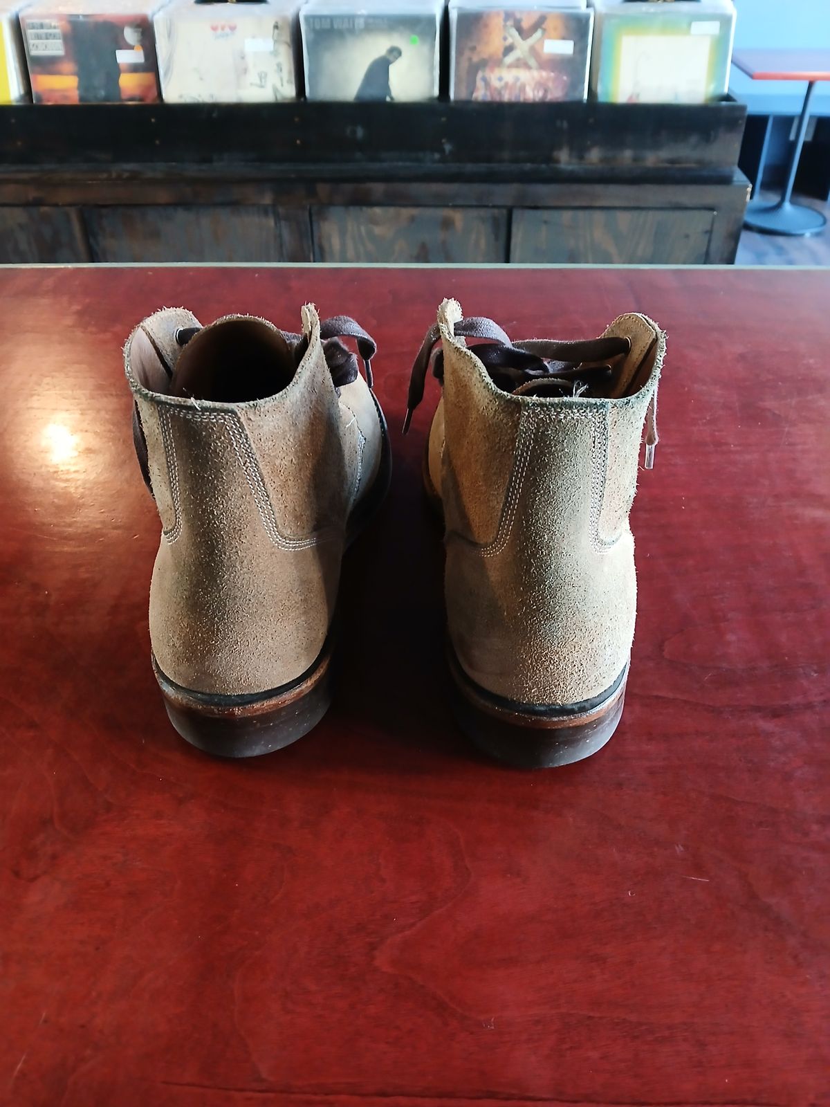 Photo by Natural1 on February 9, 2025 of the Oak Street Bootmakers Field Boot in Horween Natural Chromexcel Roughout.