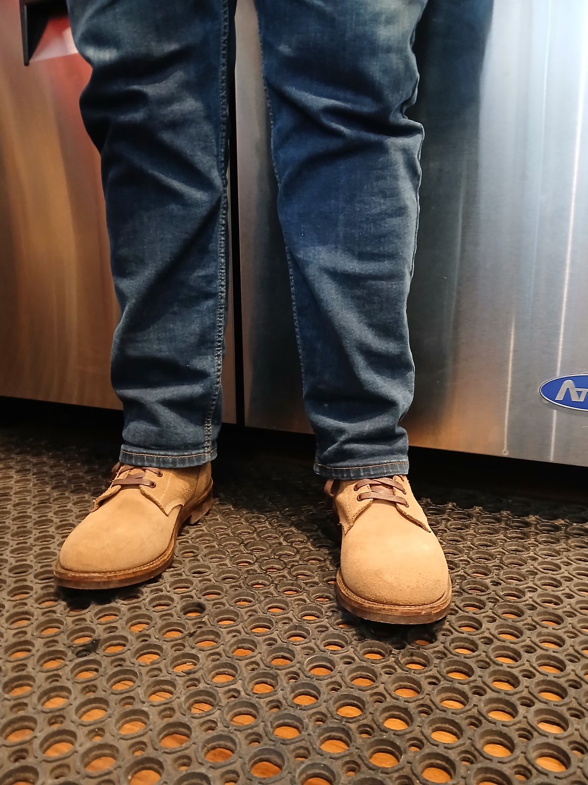 Photo by Natural1 on February 21, 2025 of the Oak Street Bootmakers Field Boot in Horween Natural Chromexcel Roughout.