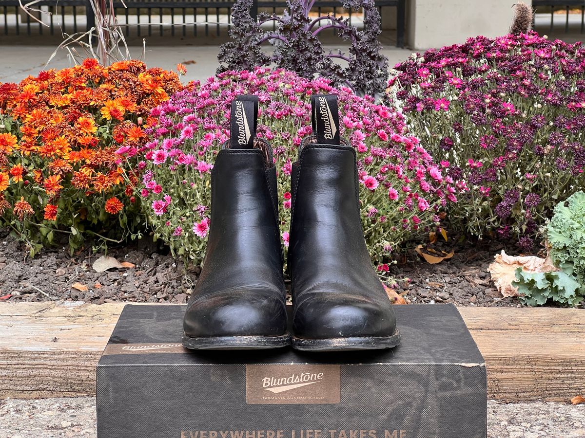 Photo by staphyloco on October 13, 2024 of the Blundstone Dress in Black.