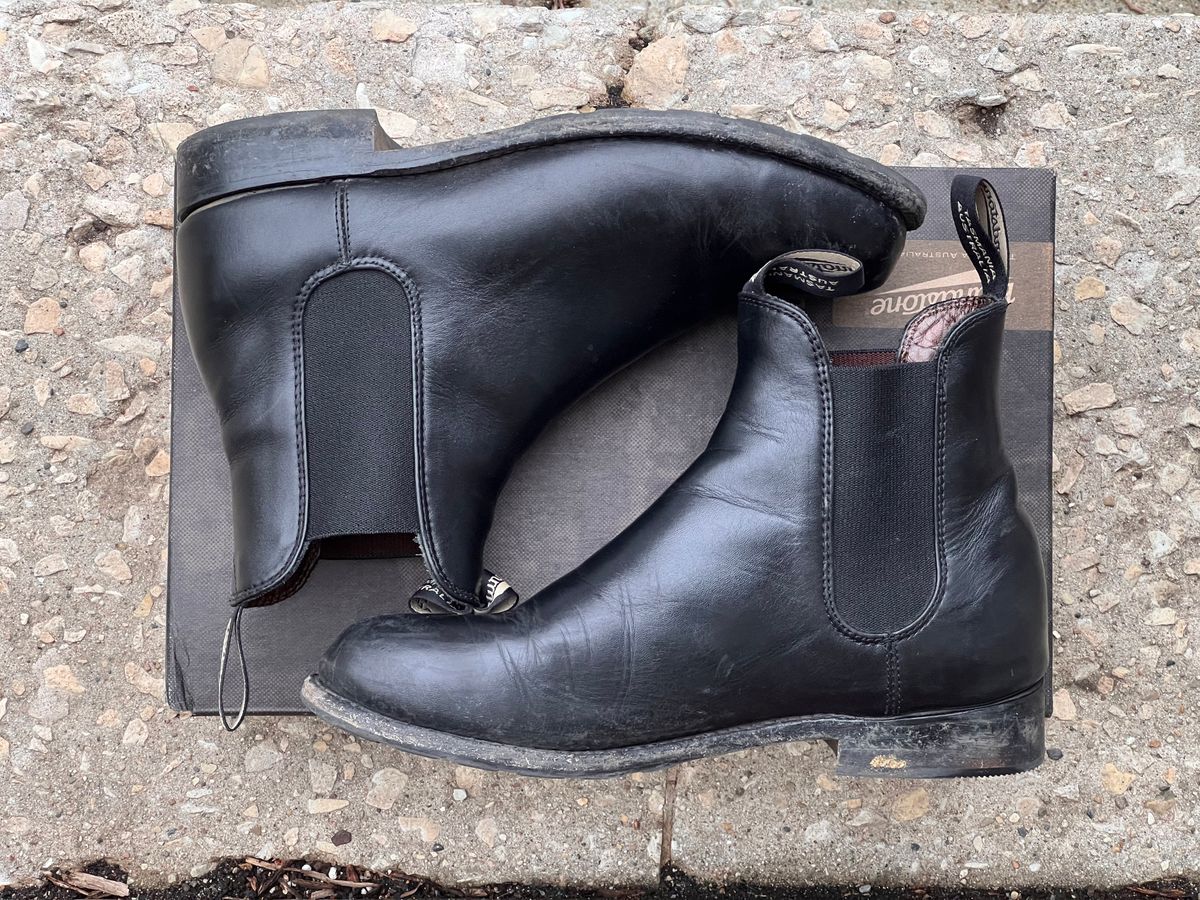 Photo by staphyloco on November 3, 2024 of the Blundstone Dress in Black.