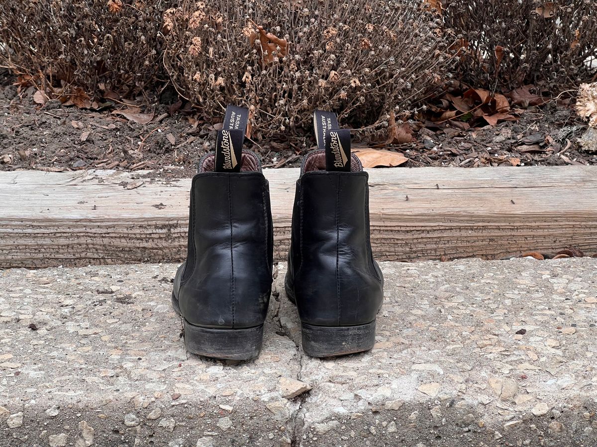 Photo by staphyloco on January 5, 2025 of the Blundstone Dress in Black.