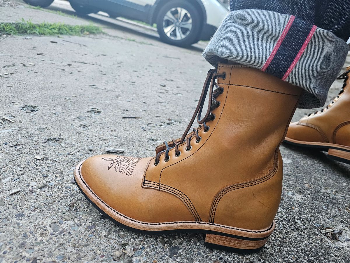 Photo by DPG on June 24, 2026 of the Urban Wolf Club Springfield 10 Eyelette in Amber Waxed Aniline.
