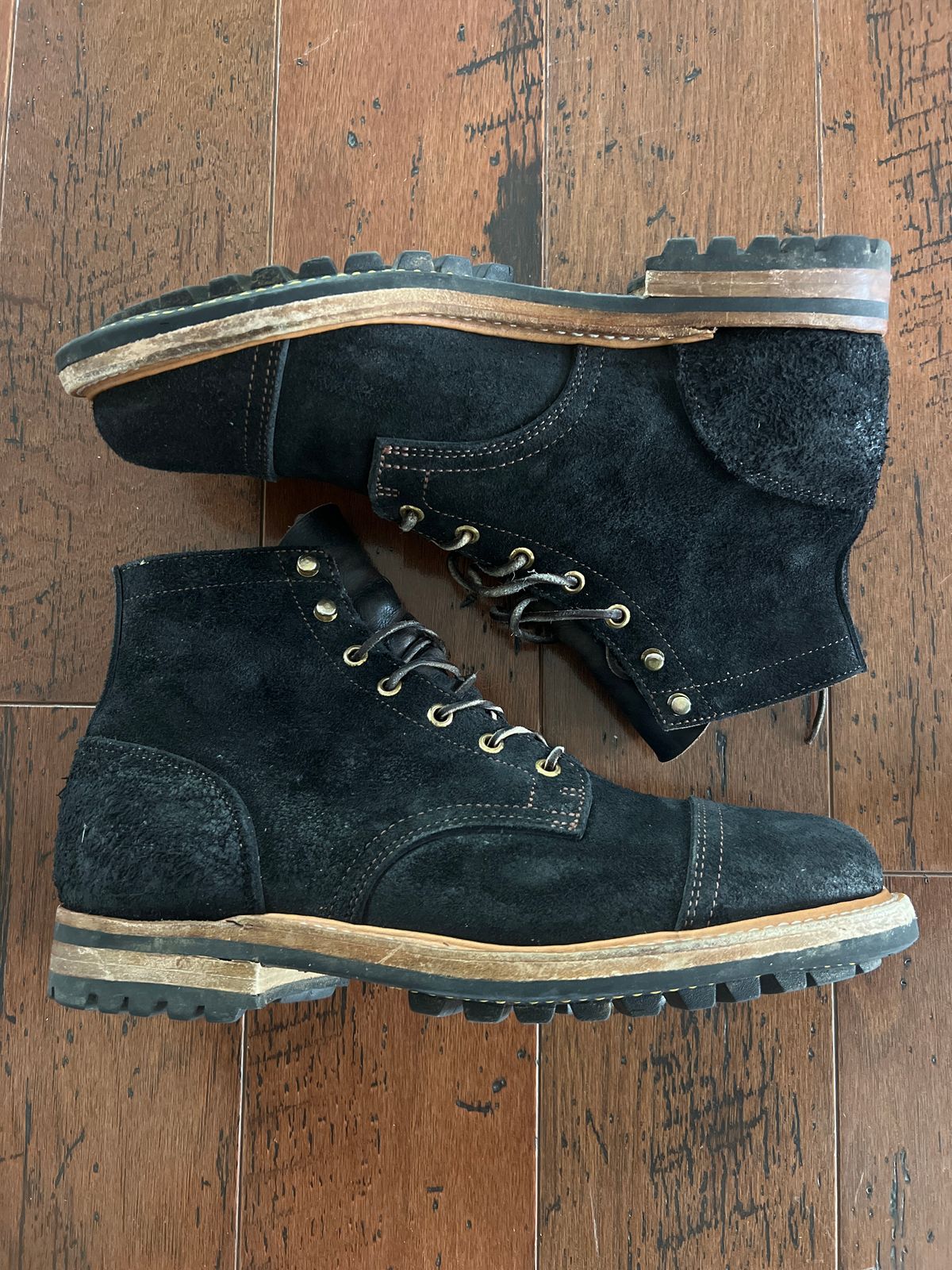 Photo by PatinaEnvy on May 10, 2024 of the Truman Cap Toe Boot in Black Oiled Rough Out.