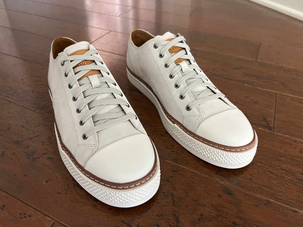 Photo by PatinaEnvy on May 4, 2024 of the Allen Edmonds Pasadena in Off White Suede & Soft Suede Liner.