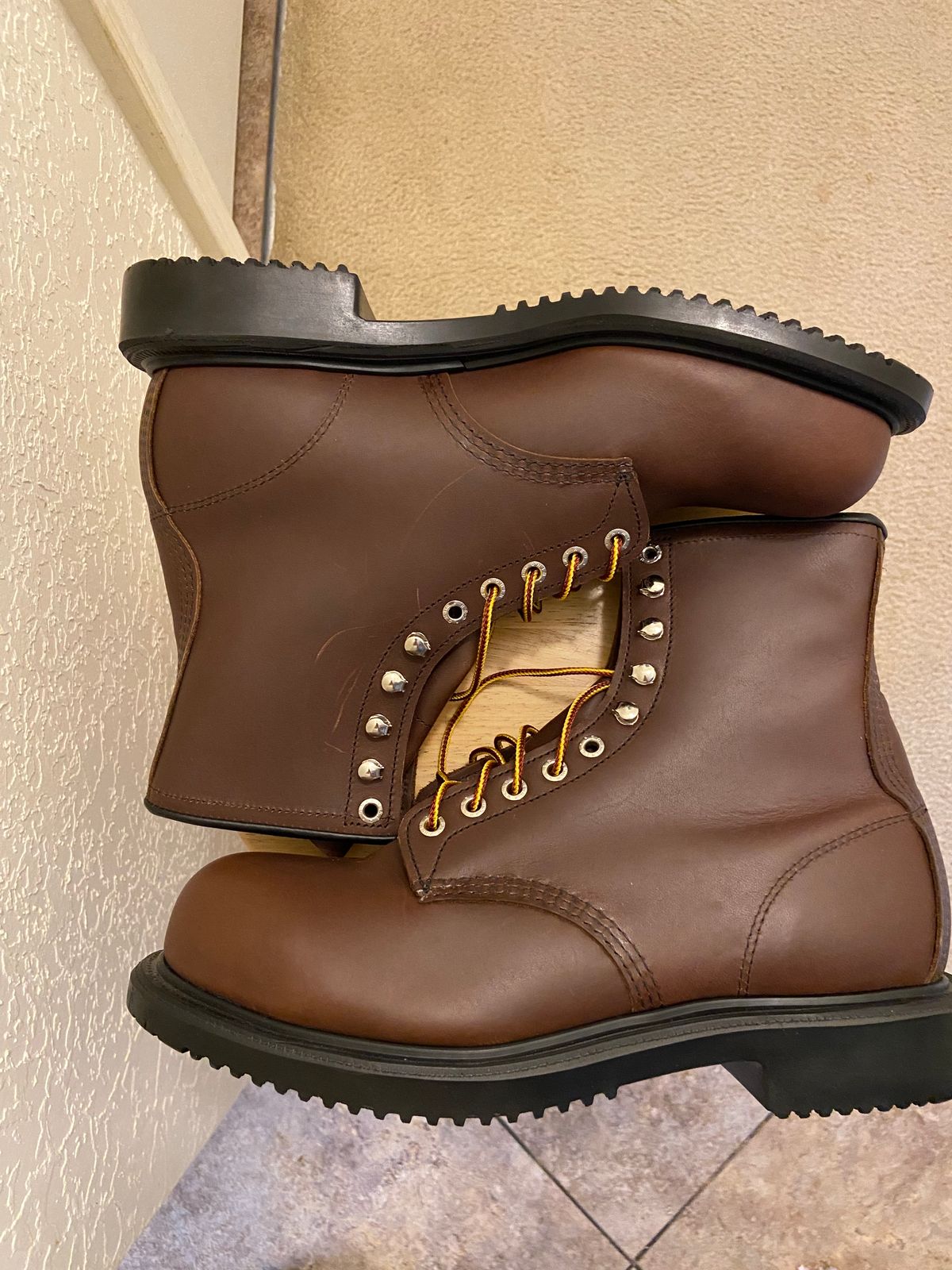 Photo by Dannymize on October 2, 2024 of the Red Wing 2233 in Full Grain Oiled.