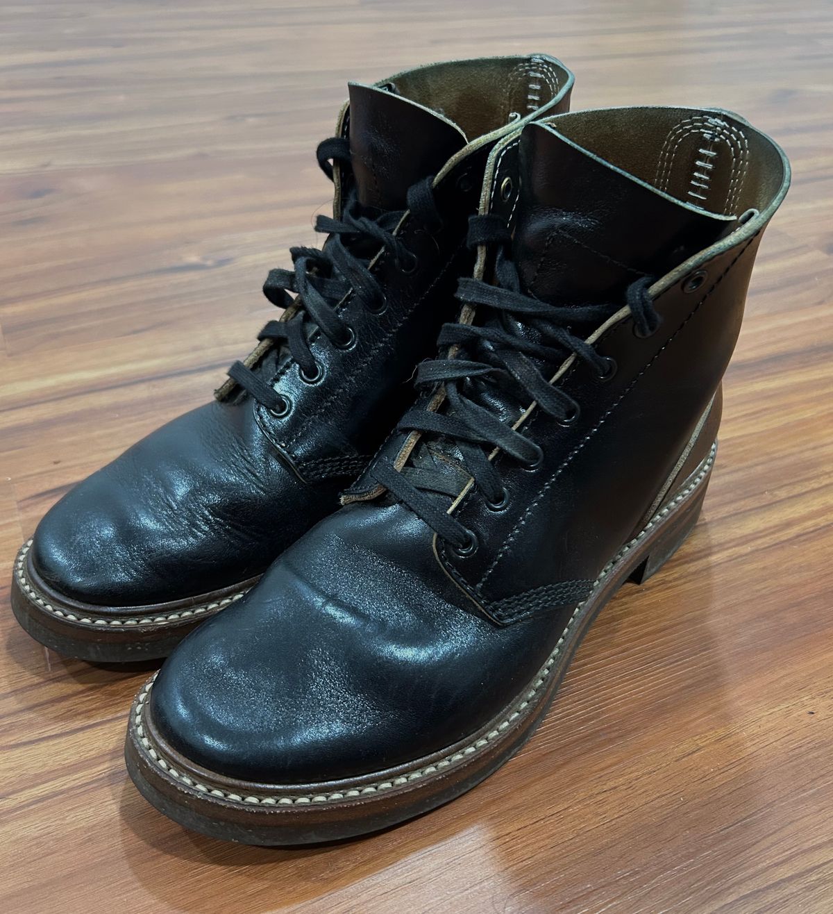 Photo by woolwonders on May 16, 2025 of the John Lofgren M-43 Service Shoes in Shinki Black Teacore Horsebutt.