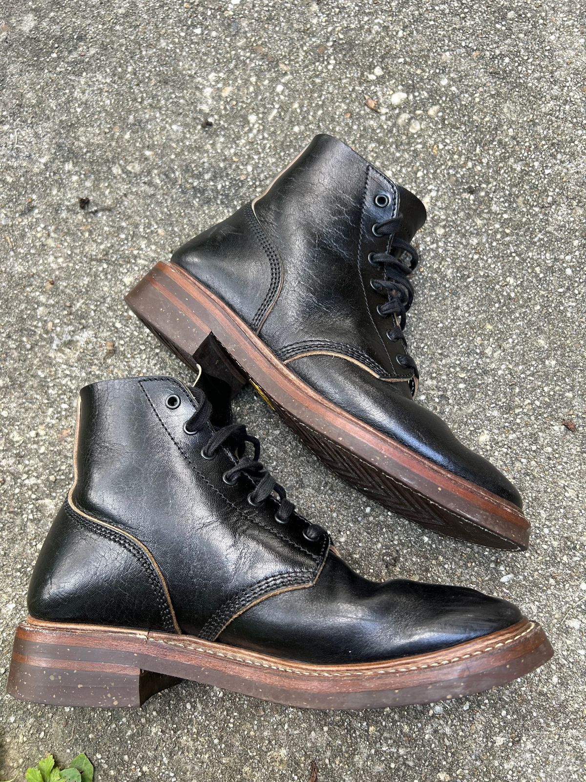 Photo by woolwonders on July 17, 2025 of the John Lofgren M-43 Service Shoes in Shinki Black Teacore Horsebutt.