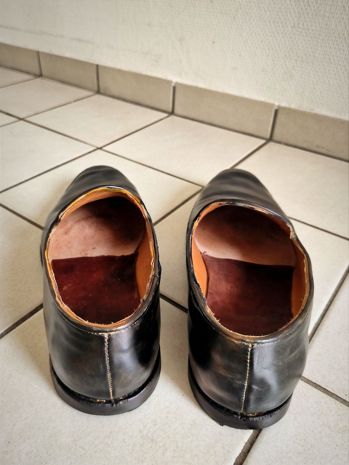 Photo by foppelland on November 23, 2024 of the Cordobes Slippers in Unknown Leather.