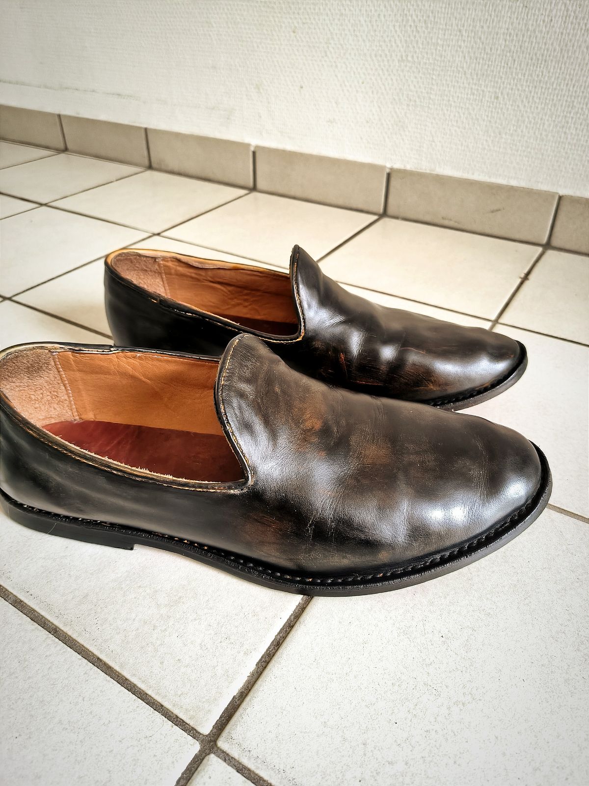 Photo by foppelland on November 23, 2024 of the Cordobes Slippers in Unknown Leather.