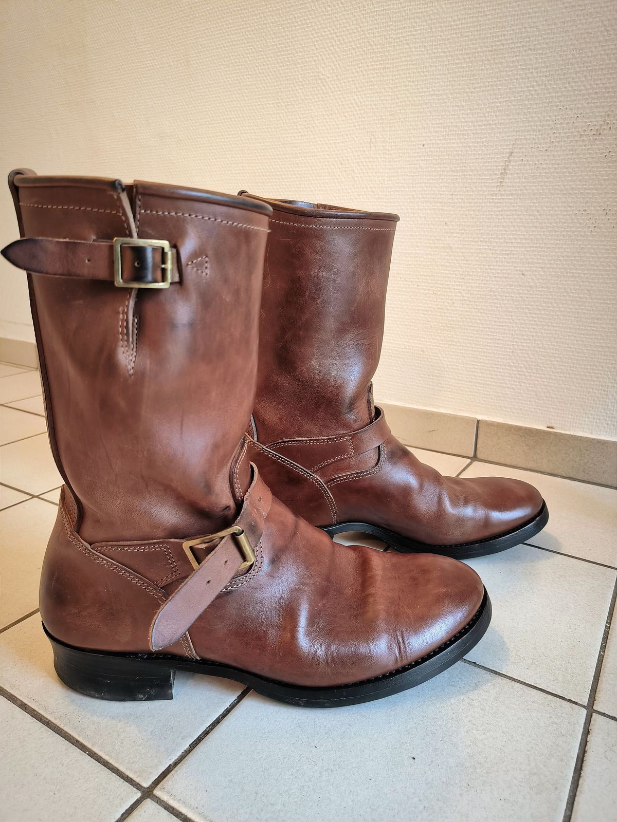 Photo by foppelland on November 22, 2024 of the SKOOB Wander Engineer Boots in Unknown Natural Veg Tan.