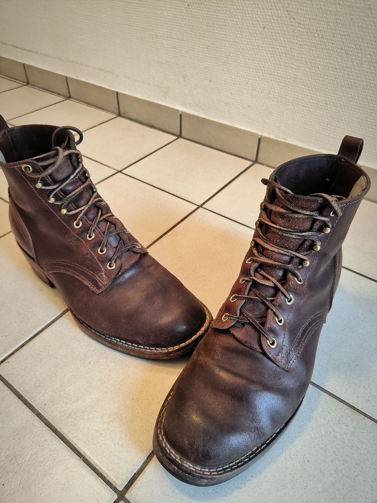 Photo by foppelland on November 22, 2024 of the Nicks Robert in Horween Tan Waxed Flesh.