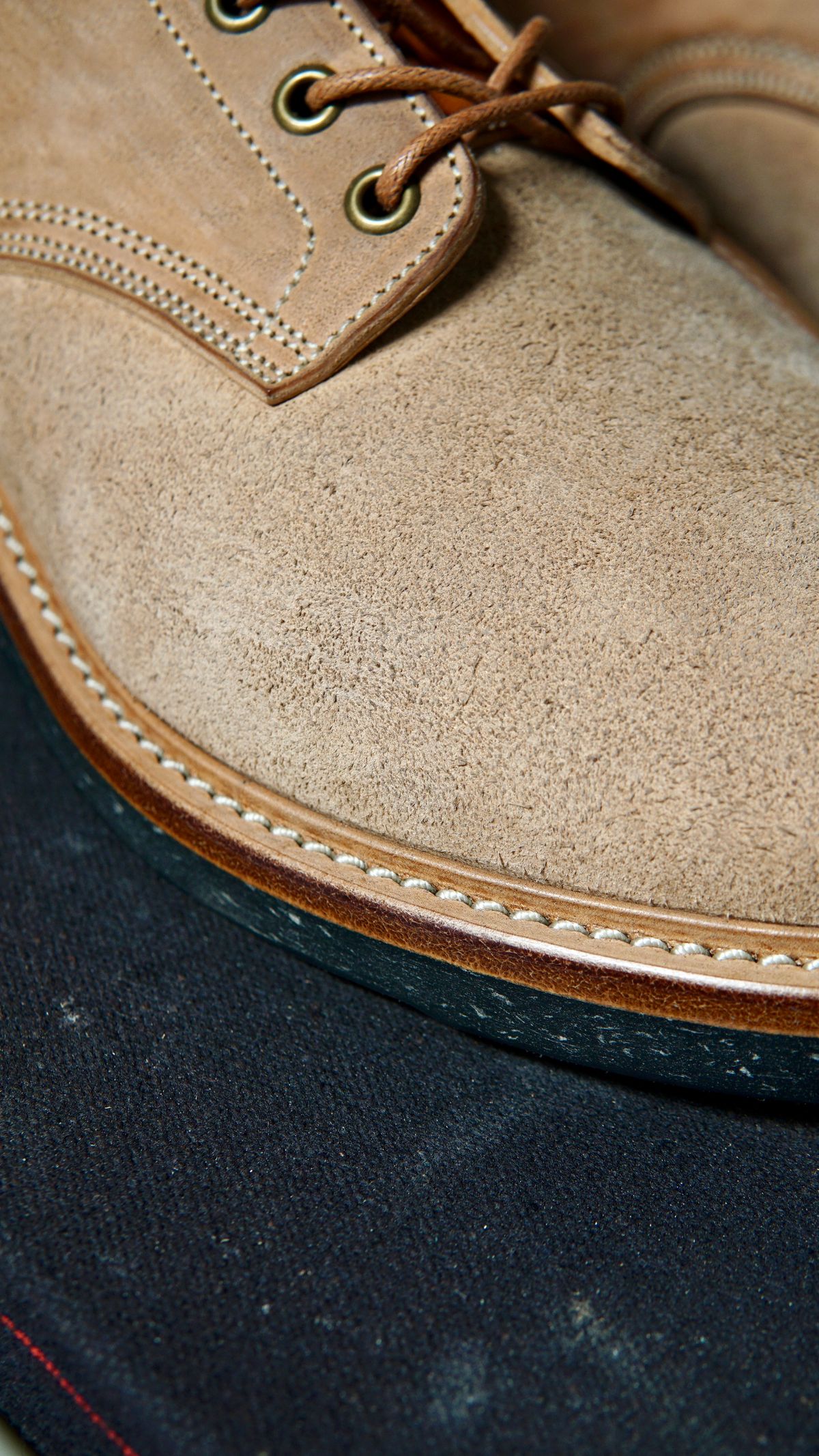 Photo by zeroremain on July 1, 2025 of the Onderhoud SVC01 Boondocker in Maryam Natural Horsebutt Roughout.