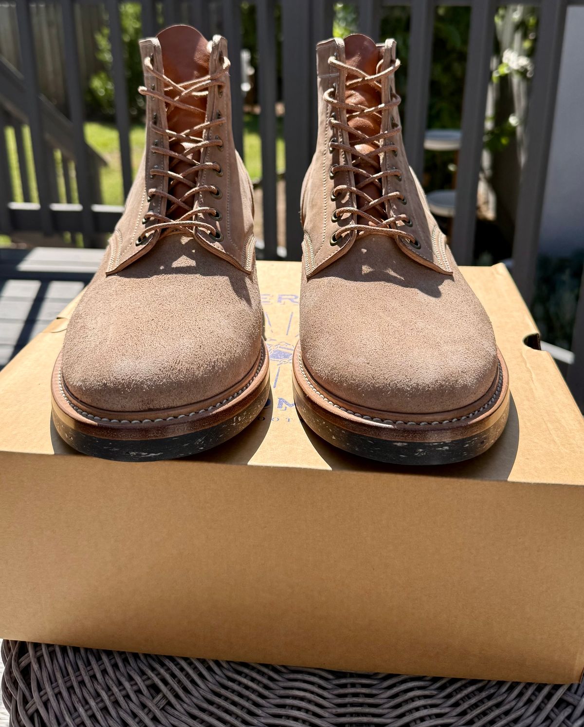 Photo by zeroremain on July 23, 2025 of the Onderhoud SVC01 Boondocker in Maryam Natural Horsebutt Roughout.