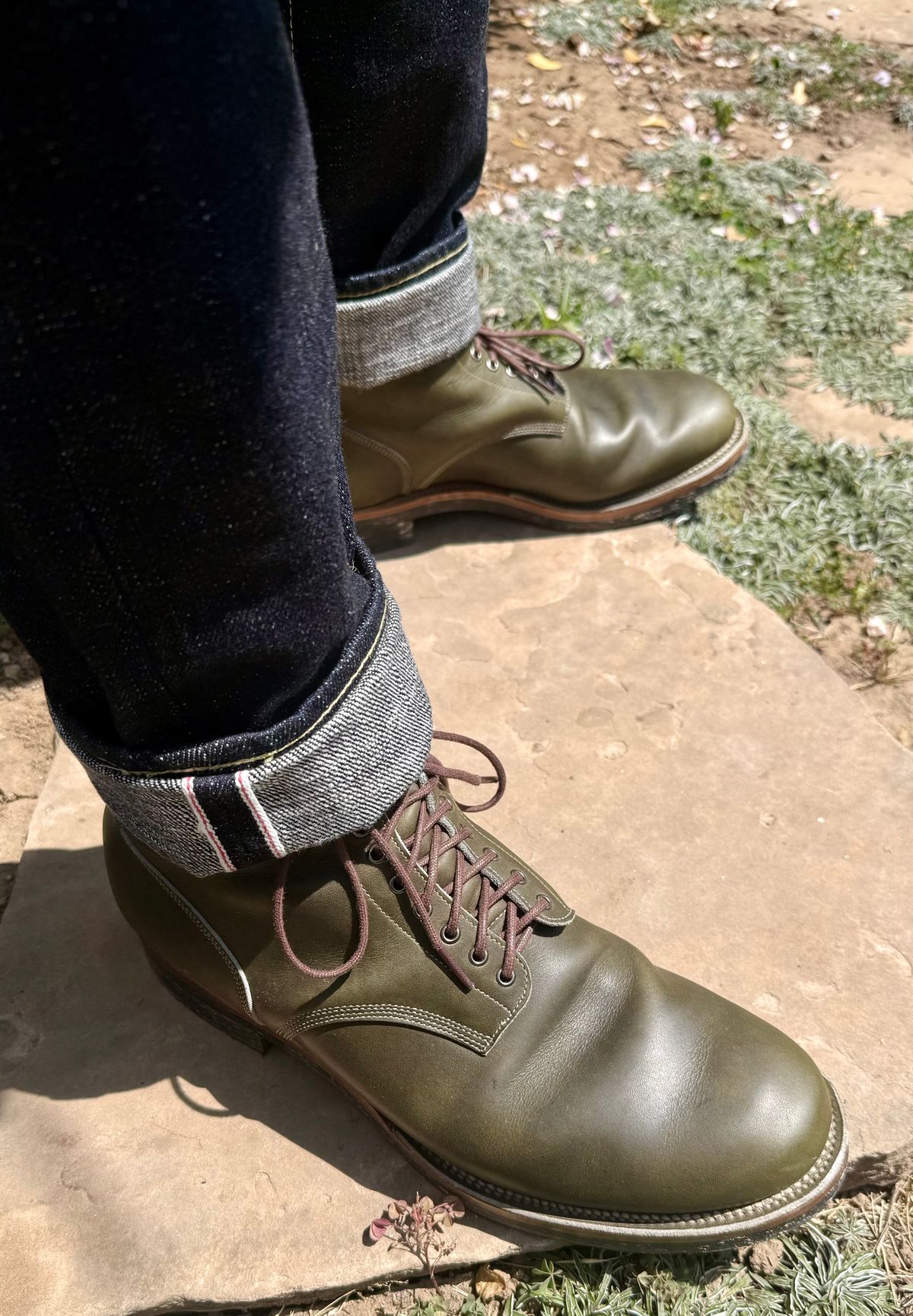 Photo by zeroremain on July 2, 2025 of the Viberg Boondocker in Horween Olive Chromepak.