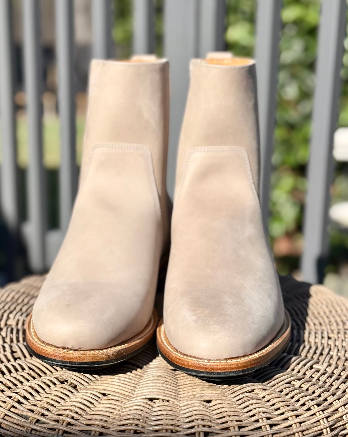 Photo by zeroremain on October 1, 2025 of the Viberg Side Zip in Maryam Light Grey Horsebutt.