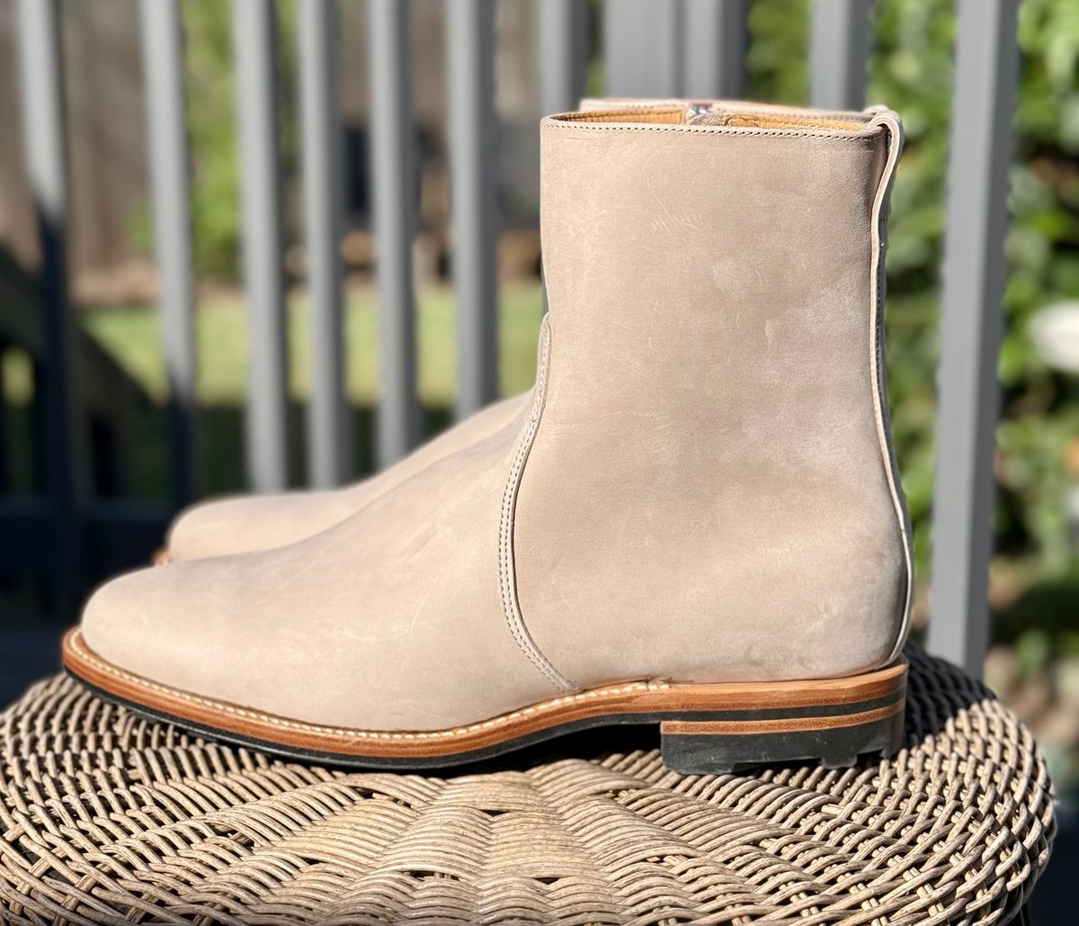 Photo by zeroremain on October 1, 2025 of the Viberg Side Zip in Maryam Light Grey Horsebutt.