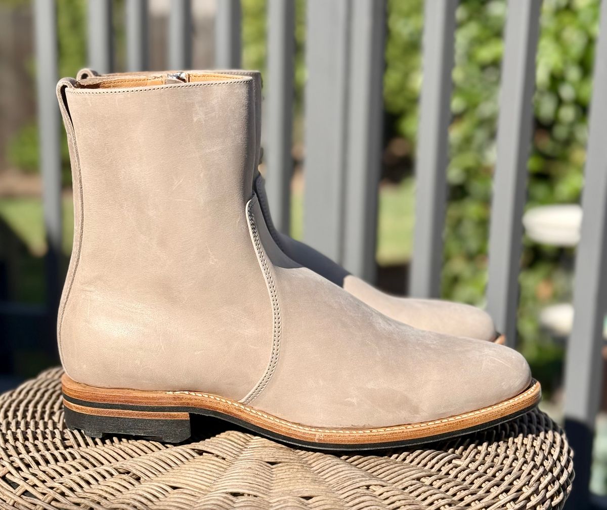 Photo by zeroremain on October 1, 2025 of the Viberg Side Zip in Maryam Light Grey Horsebutt.