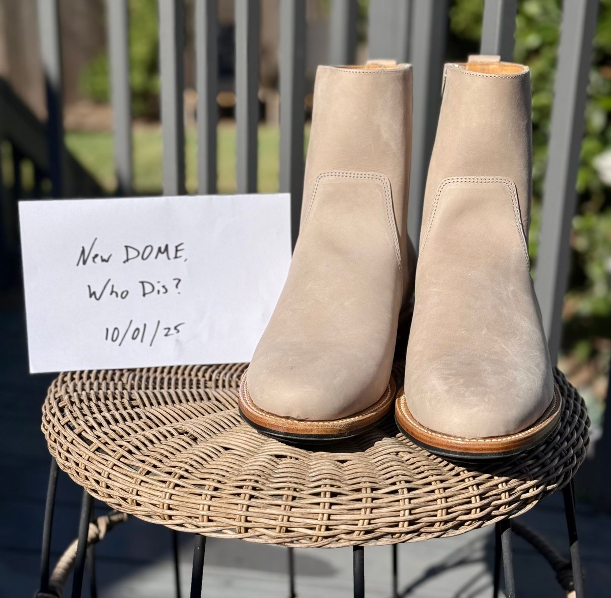 Photo by zeroremain on October 1, 2025 of the Viberg Side Zip in Maryam Light Grey Horsebutt.
